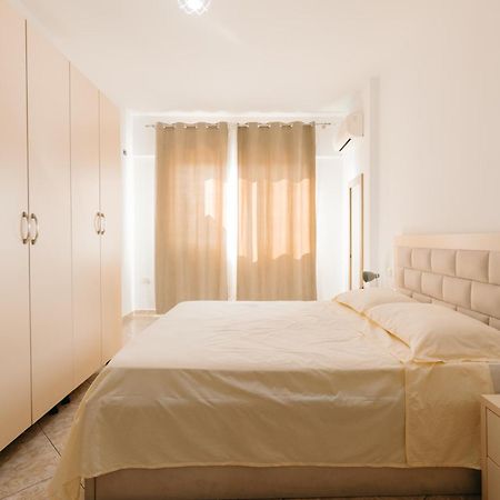Rs Place 1-Bedroom Apartment Tirana Exterior foto